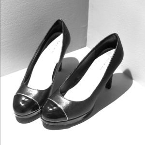 Tahari Black Leather Heels with fun detail!
